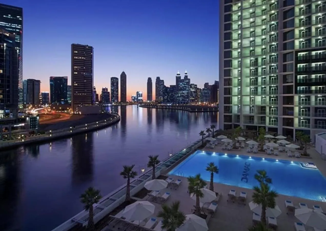 Luxury Hotel Apartment With A Canal View دبي