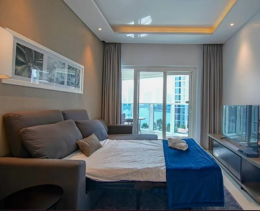 Luxury Hotel Apartment With A Canal View دبي